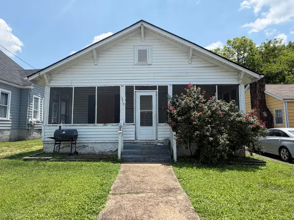 2918 N Chamberlain Avenue, Chattanooga, TN 37406