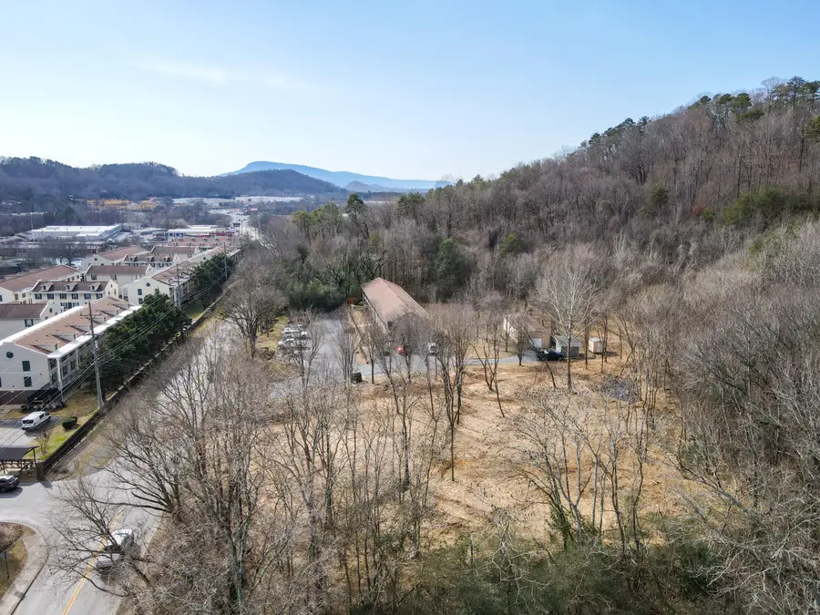 925 Mountain Creek Road, Chattanooga, TN 37405 - #3