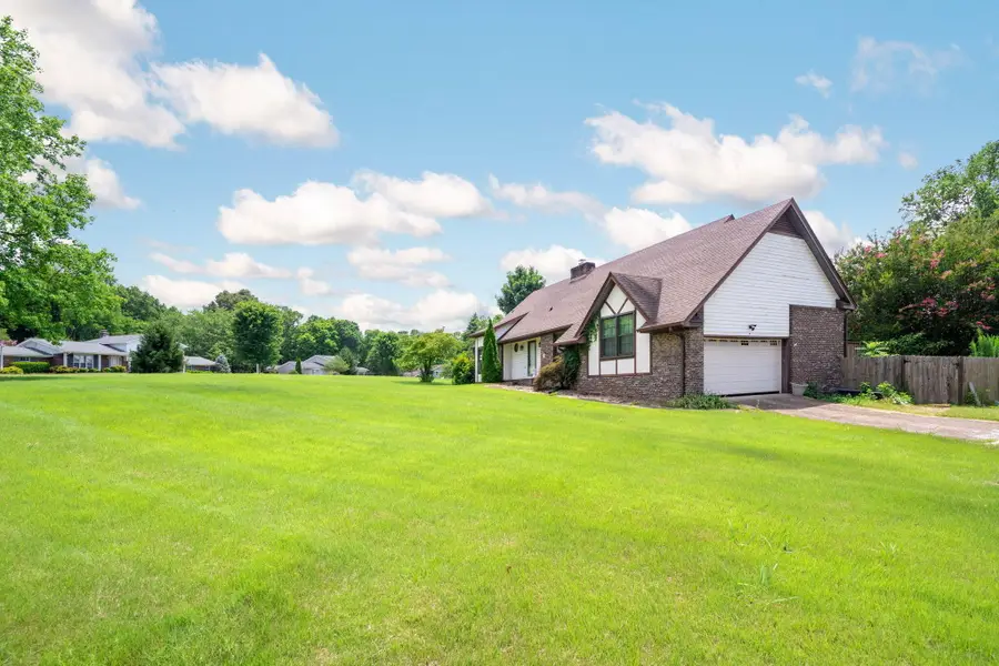 9518 Glynn Downing Drive, Ooltewah, TN 37363 - #3