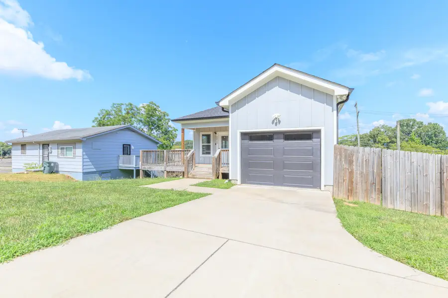 2015 N Chamberlain Avenue, Chattanooga, TN 37406 - #2