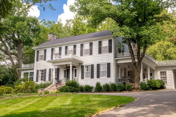 410 N Bragg Avenue, Lookout Mountain, TN 37350