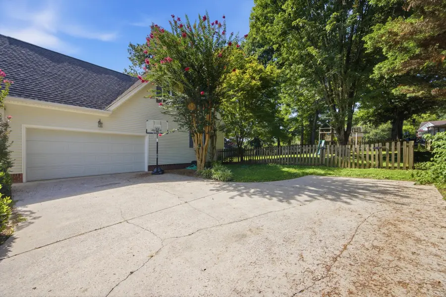9811 Autumn Glen Drive, Soddy Daisy, TN 37379 - #3