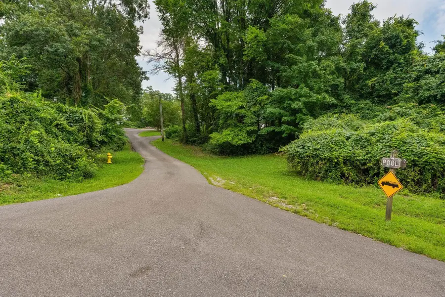932 Cumberland Road, Chattanooga, TN 37419 - #3