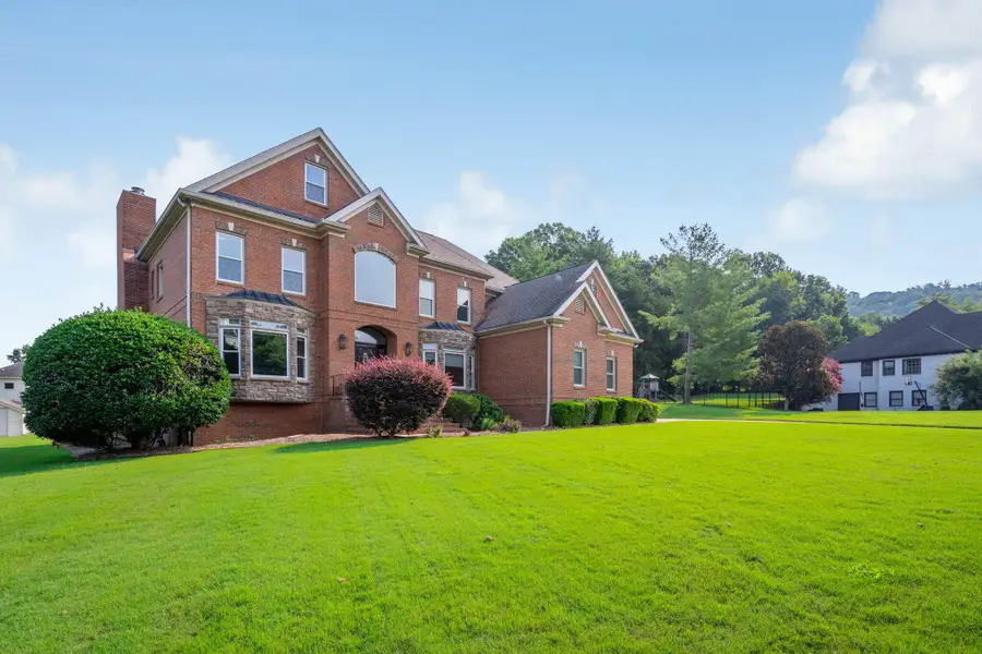 9920 Frost Creek Drive, Ooltewah, TN 37363 - #3