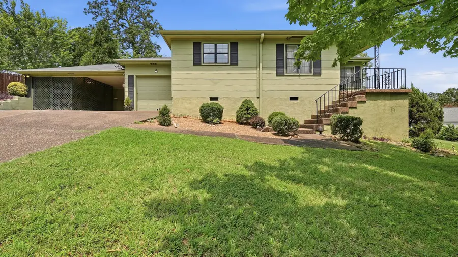 1281 W Fairfax Drive, Chattanooga, TN 37415 - #2