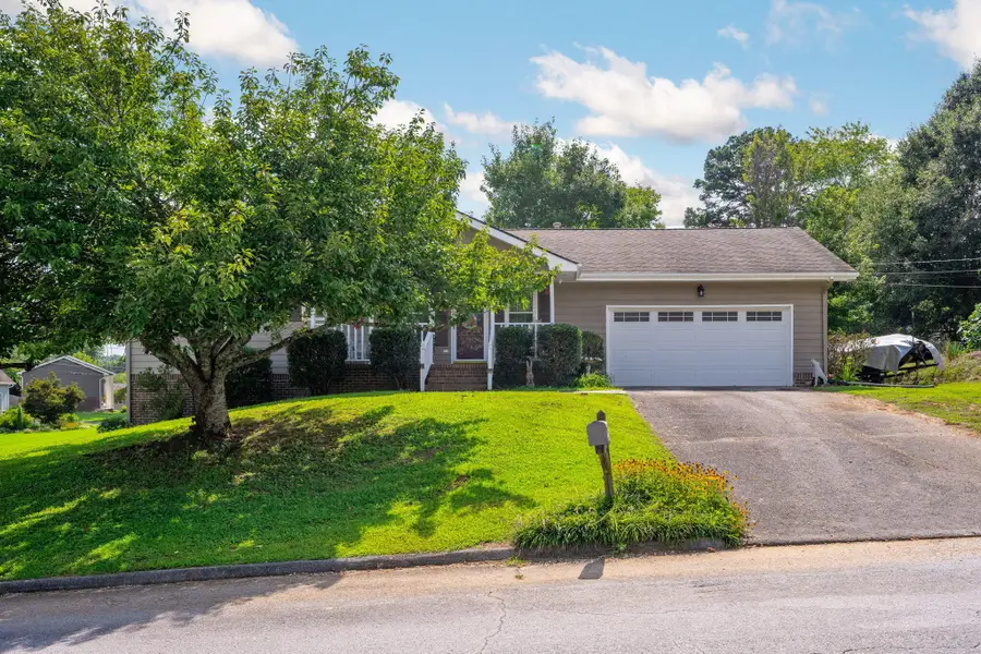 412 Sandalwood Drive, Hixson, TN 37343 - #2