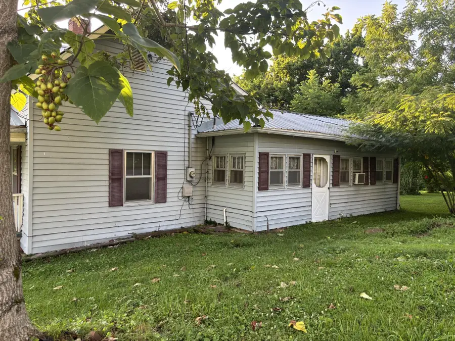 463 E Illinois Avenue, Whitwell, TN 37397 - #3