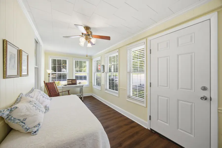 302 E Villanow Street, La Fayette, GA 30728 - #3