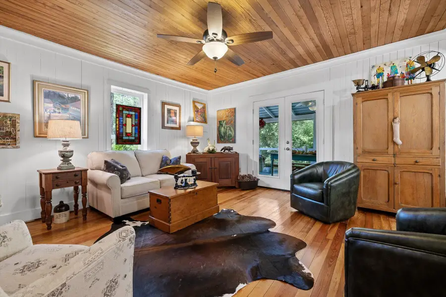 592 Cutler Avenue, Mentone, AL 35984 - #2