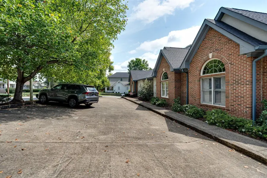 604 Barton Avenue, Chattanooga, TN 37405 - #3