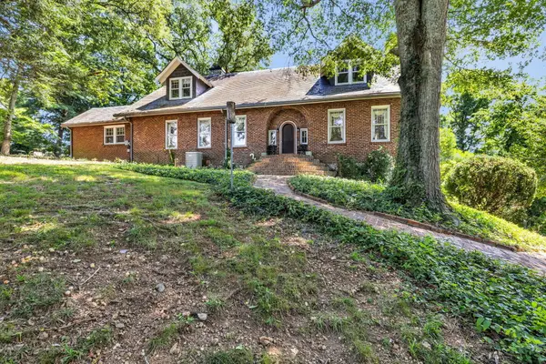 680 S Crest Road, Chattanooga, TN 37404