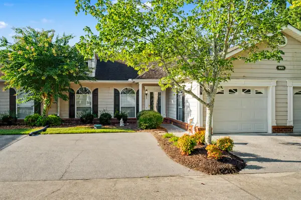 901 W Summit Drive #Unit 11, Dalton, GA 30721