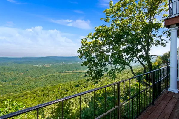 8761 Scenic Highway, Lookout Mountain, GA 30750