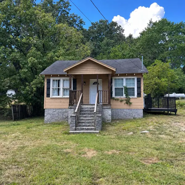 145 Chestnut Street, Rossville, GA 30741