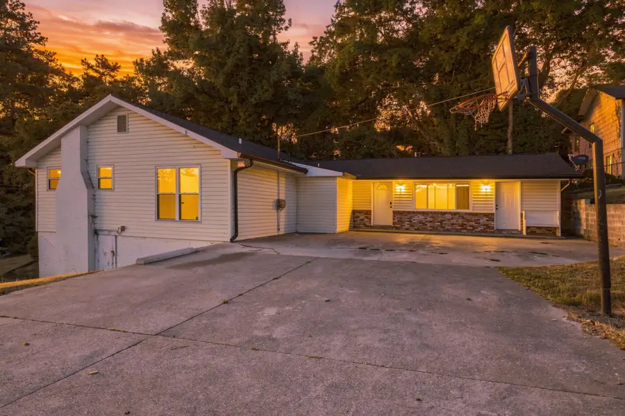 3215 Navajo Drive, Chattanooga, TN 37411 - #3