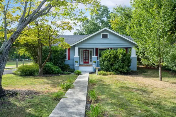 211 Brookfield Avenue, Chattanooga, TN 37411