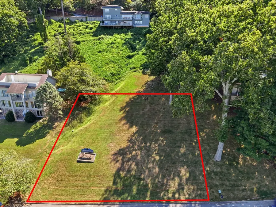1720 S Crest Manor Lane, Chattanooga, TN 37404 - #3