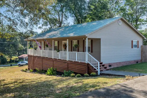 519 Gunter Avenue, Bridgeport, AL 35740