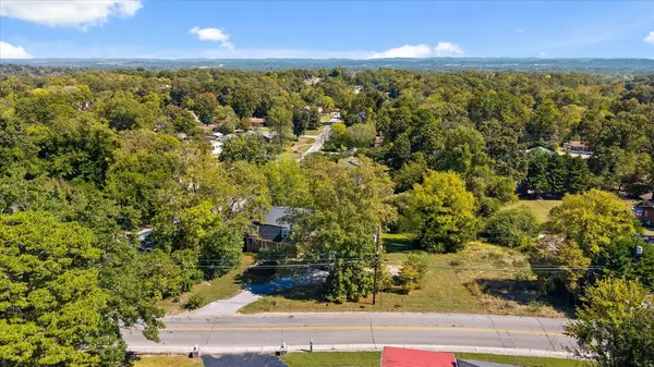 1000 S Crest Road, Chattanooga, TN 37404