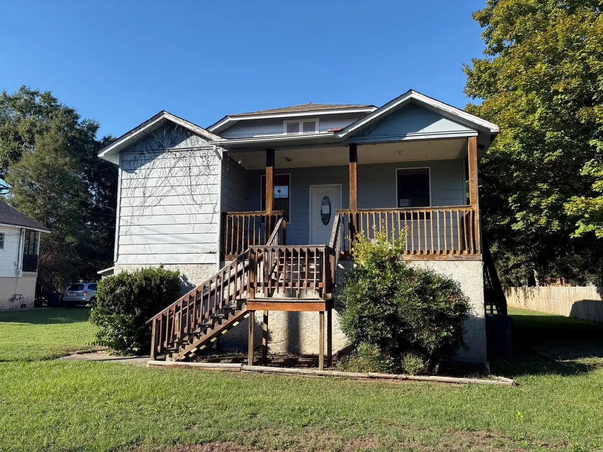105 W 9th Street, Chickamauga, GA 30707 - #1