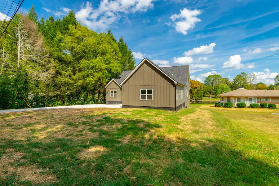 2039 Linwood Circle, Soddy Daisy, TN 37379 - #2