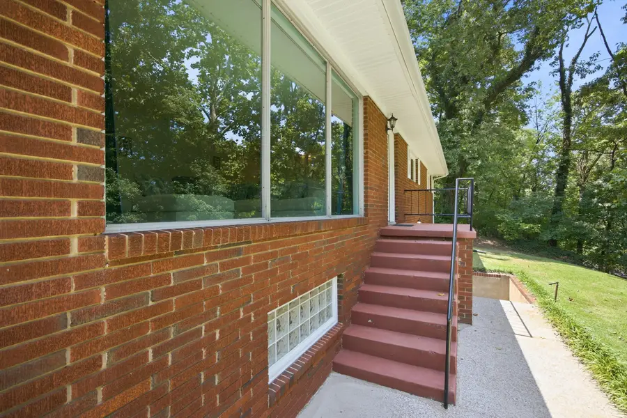 610 W Shadowlawn Drive, Chattanooga, TN 37404 - #3