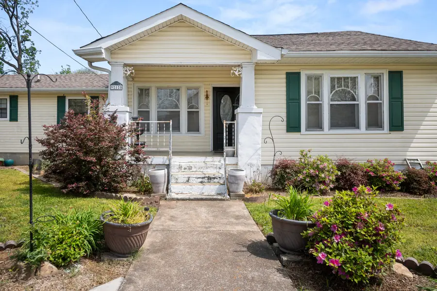 910 S Highland Park Avenue, Chattanooga, TN 37404 - #2