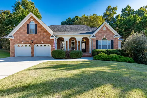 826 Brooke Stone Drive, Soddy Daisy, TN 37379