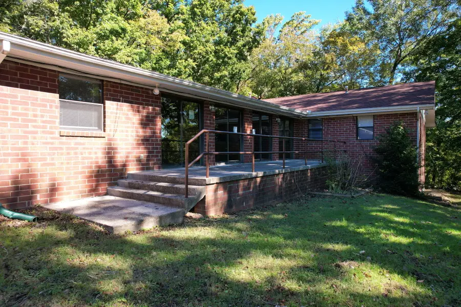116 N Magnolia Avenue, South Pittsburg, TN 37380 - #3
