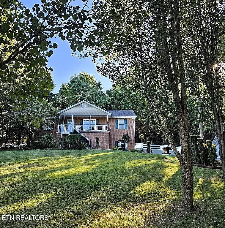 8601 Ball Park Lane, Knoxville, TN 37920 BHGRE