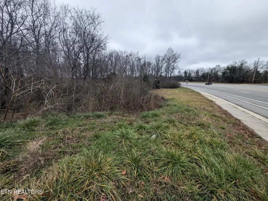 4561 Peavine Rd, Crossville, TN 38571 - Image #3