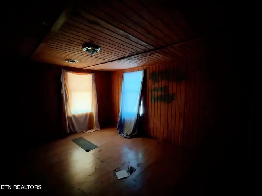 2233 Clementsville Rd, Red Boiling Springs, TN 37150 - Image #2