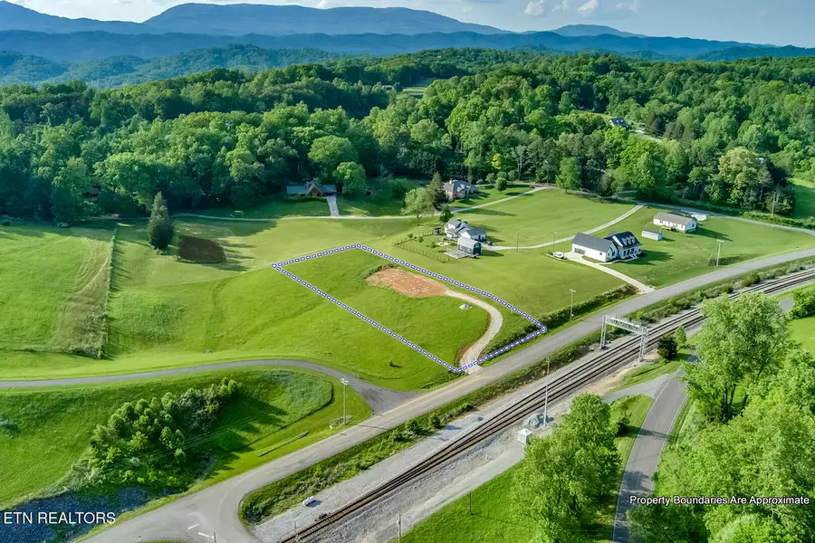 139 Hearthside Rd Rd, Clinton, TN 37716 - Image #2