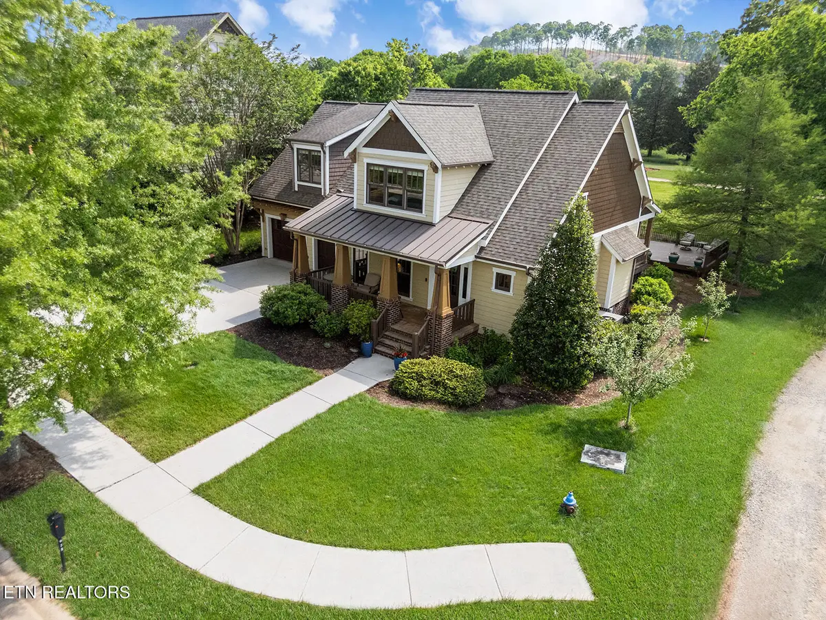 925 Wildcat Run Drive, Loudon, TN 37774 - Image #1