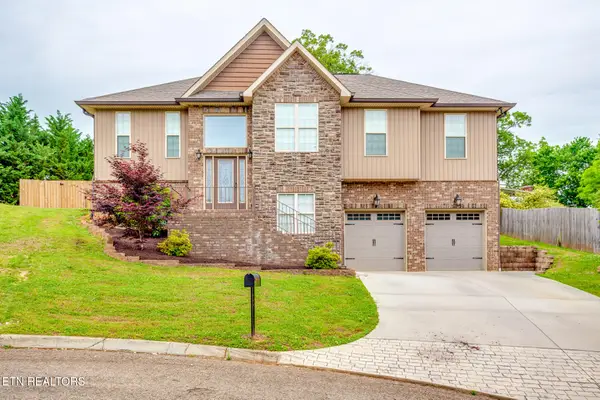 6427 Hollow Oak Lane, Knoxville, TN 37921