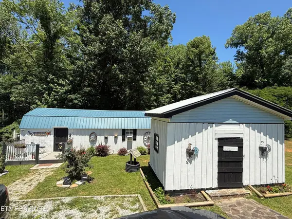 284 Ray Cross Rd, Harriman, TN 37748