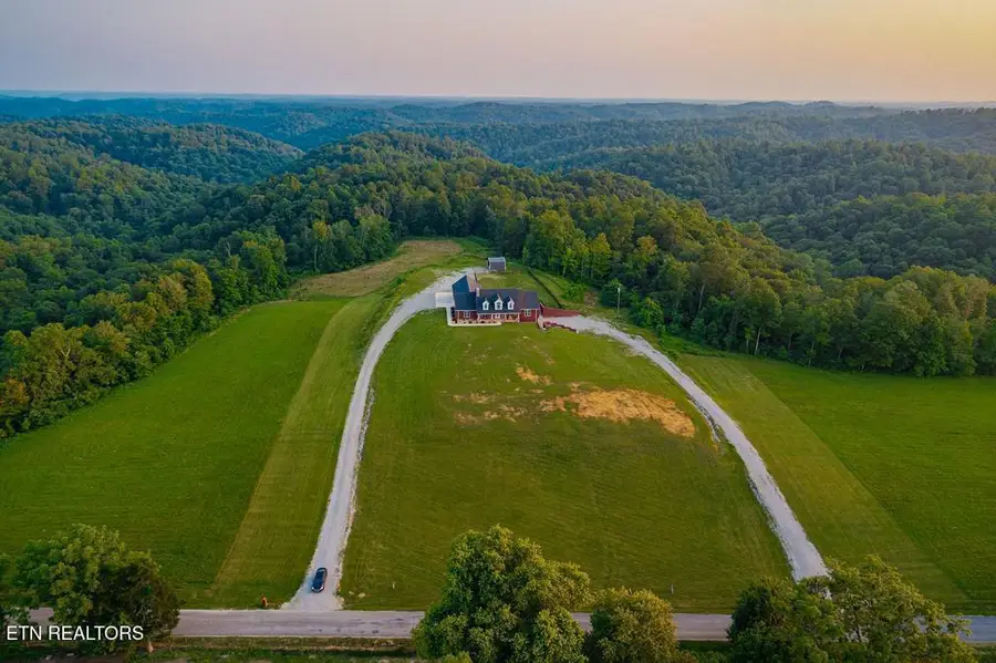 3292 Moss Arcott Rd, Celina, TN 38551 - Image #2