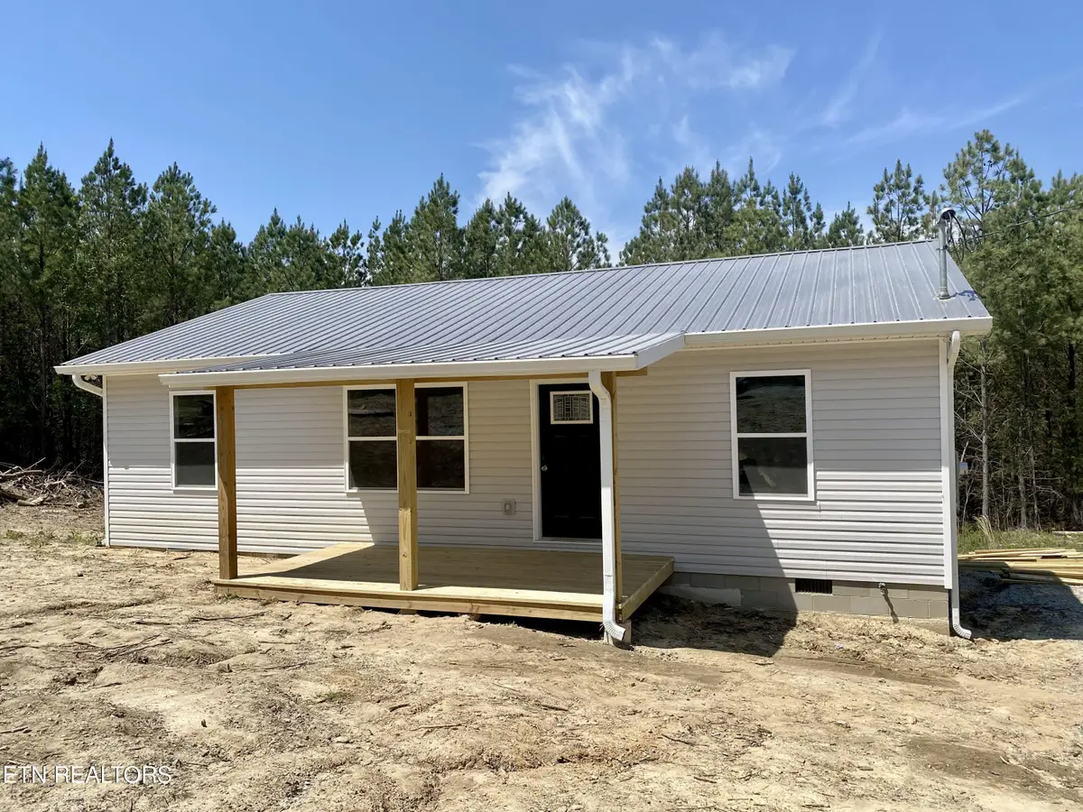 6383 Valley View Rd, Crossville, TN 38572 - Image #1