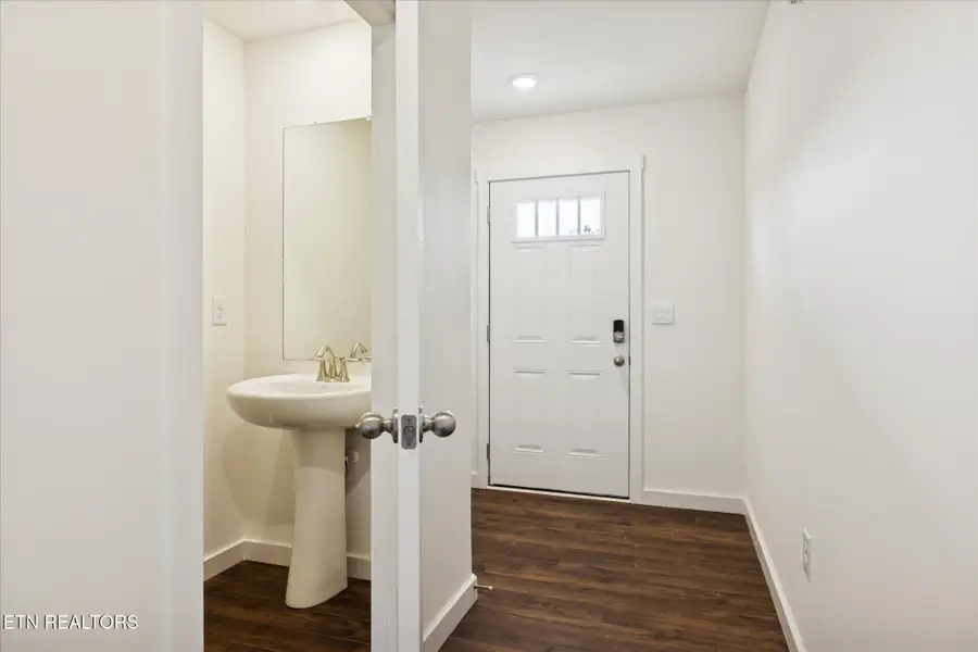 127 N Rolling Meadows Drive, Harriman, TN 37748 - Image #3