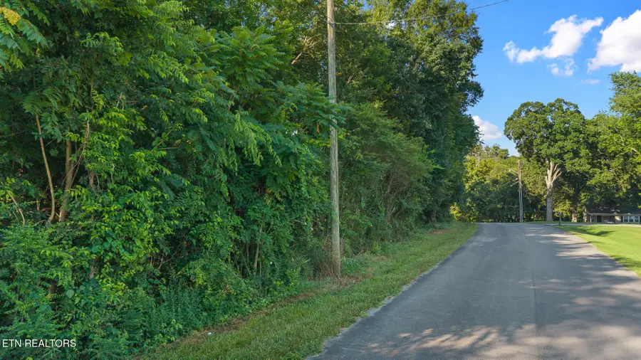 000 Kinzalow Circle, Sweetwater, TN 37874 - Image #2