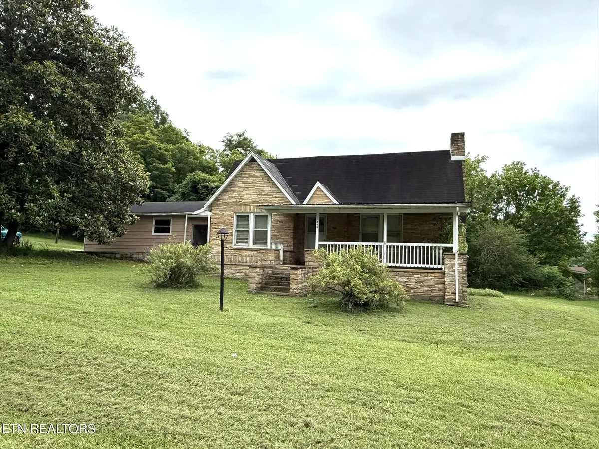 306 Sunset Drive, Byrdstown, TN 38549 - Image #1