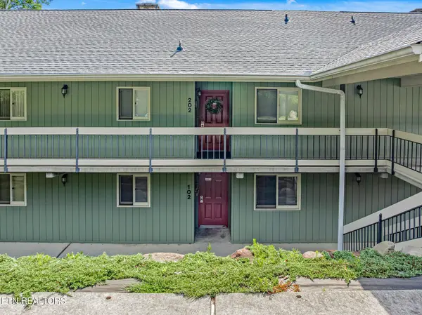 526 Briarcliff Way #APT 102, Pigeon Forge, TN 37863