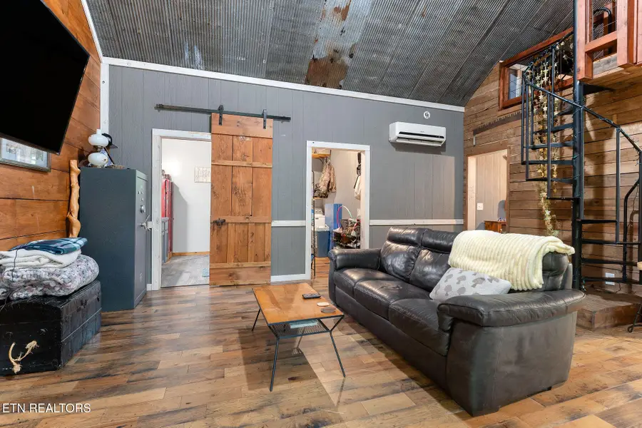 9073 Mcminnville Hwy, Quebeck, TN 37579 - Image #2