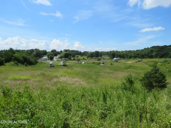 8301 Jackson Bend, Lenoir City, TN 37772