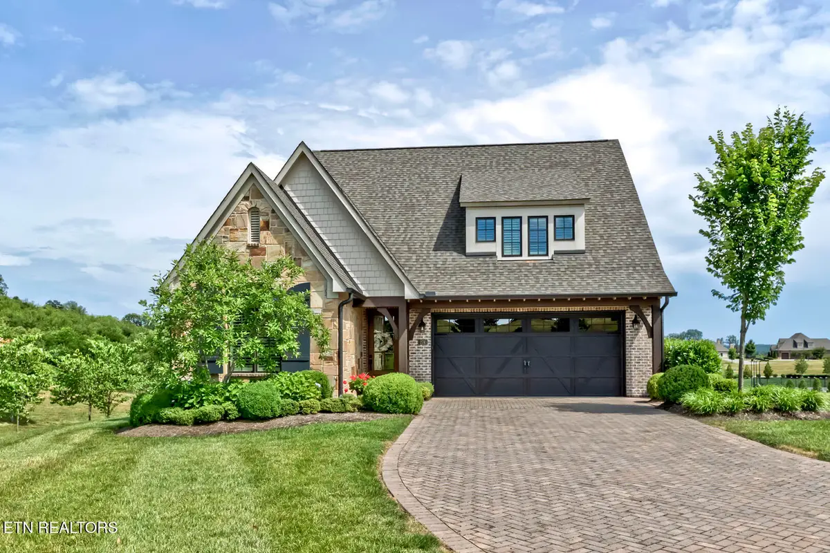 274 E Highlands Circle, Lenoir City, TN 37772 - Image #1