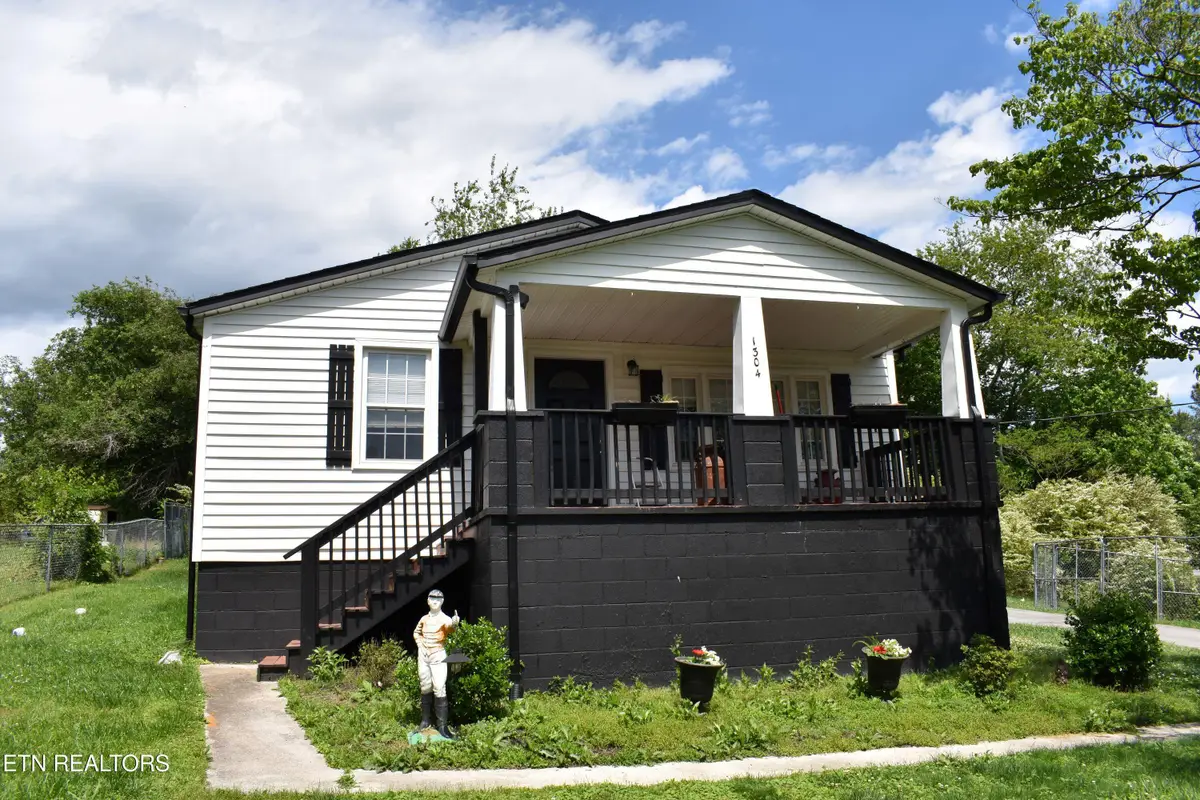 1304 Beaman Lake Rd, Knoxville, TN 37914 - #1