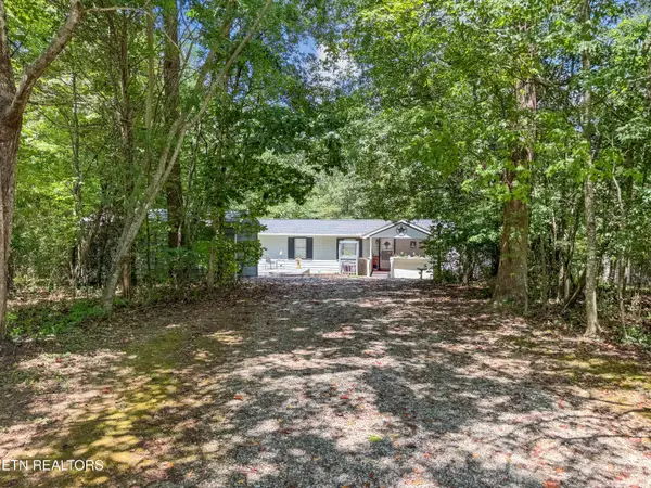 160 Casey Rd, Harriman, TN 37748