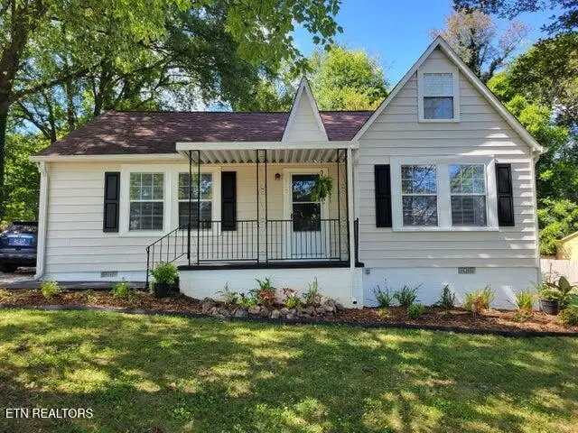 300 S Oak St, Sweetwater, TN 37874 - #1