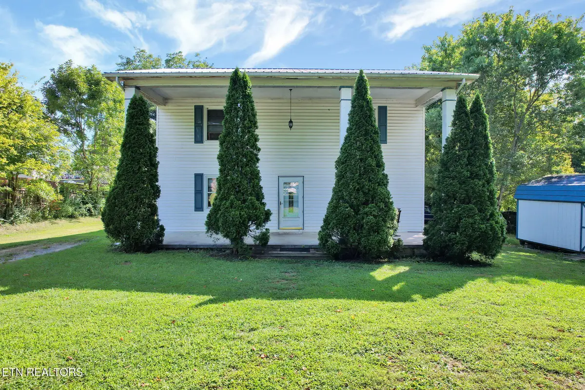 405 N Iowa Ave, Etowah, TN 37331 - Image #1