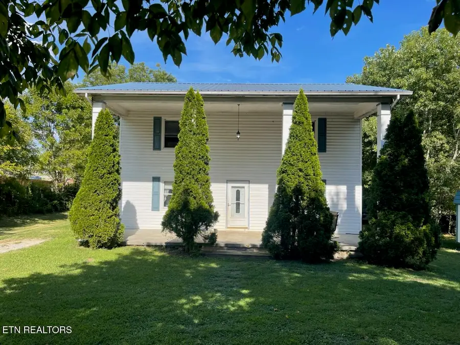 405 N Iowa Ave, Etowah, TN 37331 - Image #2